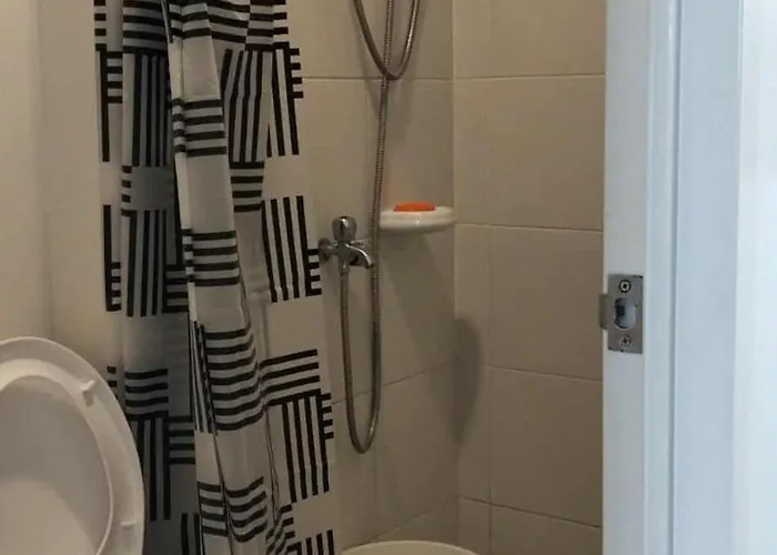 Great Ambience Nearby Food And Entertainment Outlet Apartment